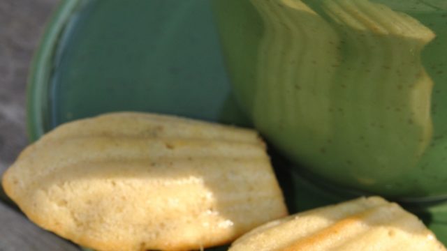 Gourmandises: Madeleines à la fleur d'oranger et à la menthe