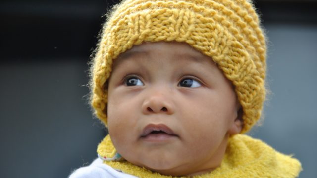 Petit bonnet jaune